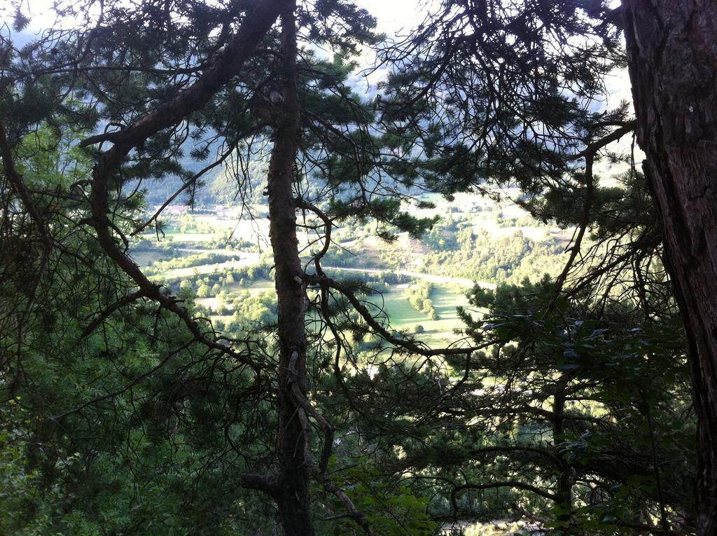 Le Rocher Des Ducs, Vue Sur Montagne, Abris Voitures Et Motos Le Glaizil Exterior foto